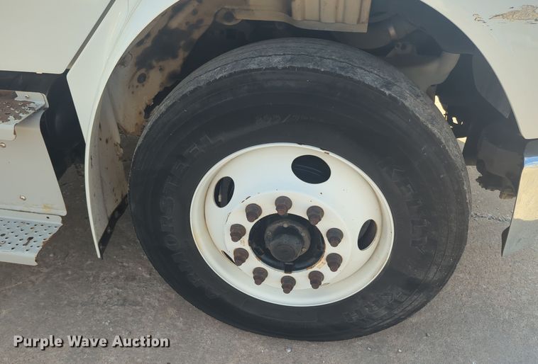 image for item EQ2389 2016 Freightliner Business Class M2 box truck