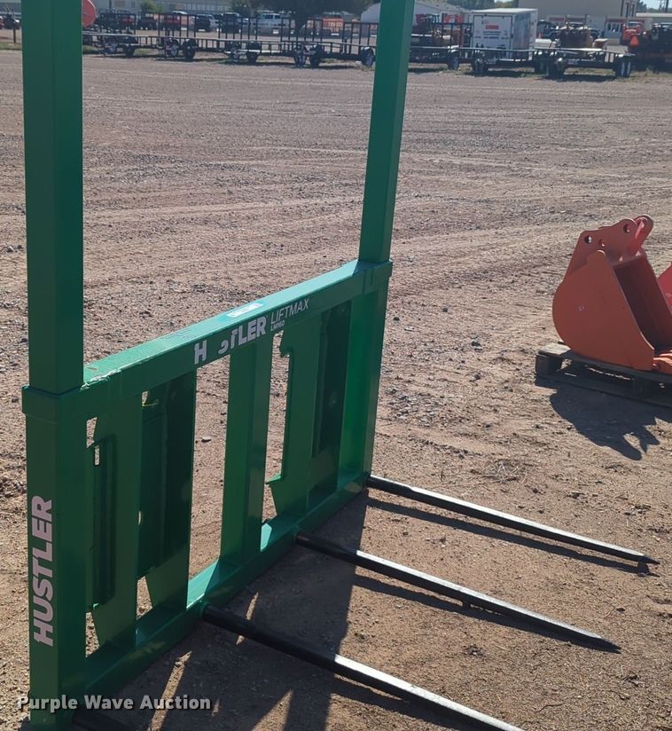 image for item EQ2401 Hustler LM160 bale spear