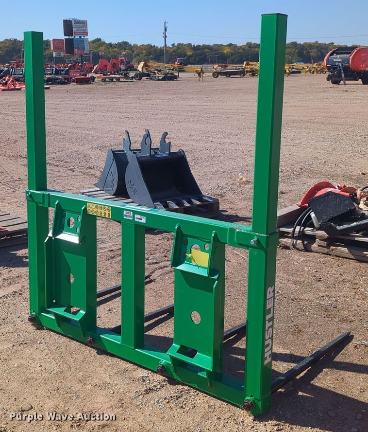 image for item EQ2401 Hustler LM160 bale spear