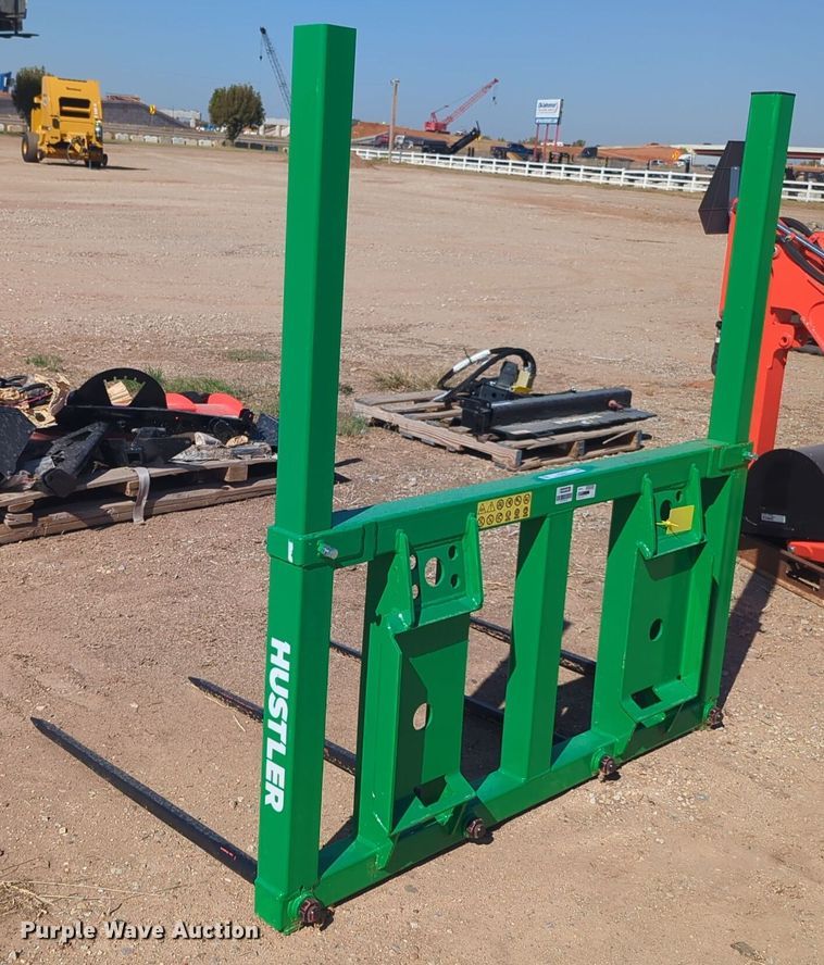 image for item EQ2401 Hustler LM160 bale spear