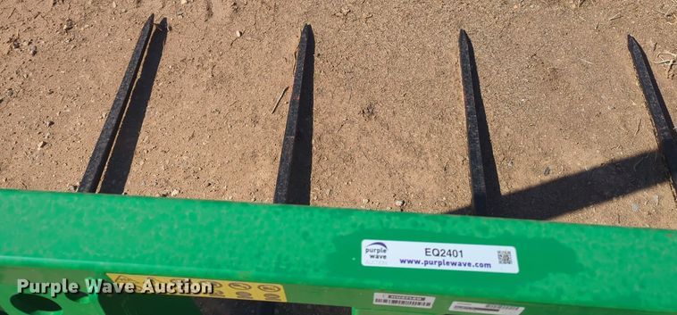 image for item EQ2401 Hustler LM160 bale spear