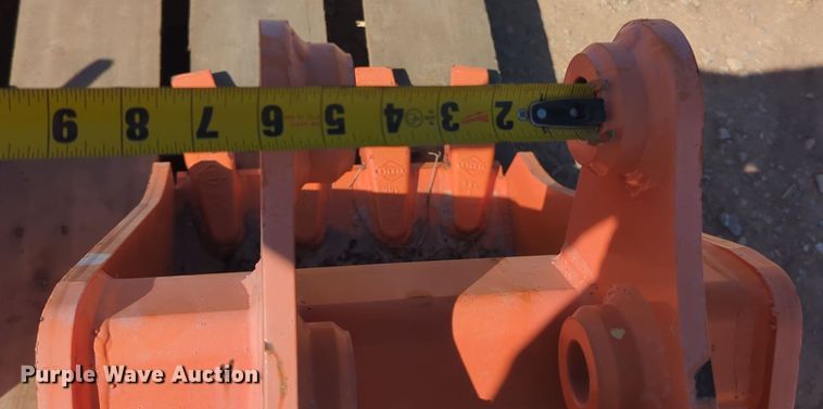 image for item EQ2402 Kubota K7789 bucket