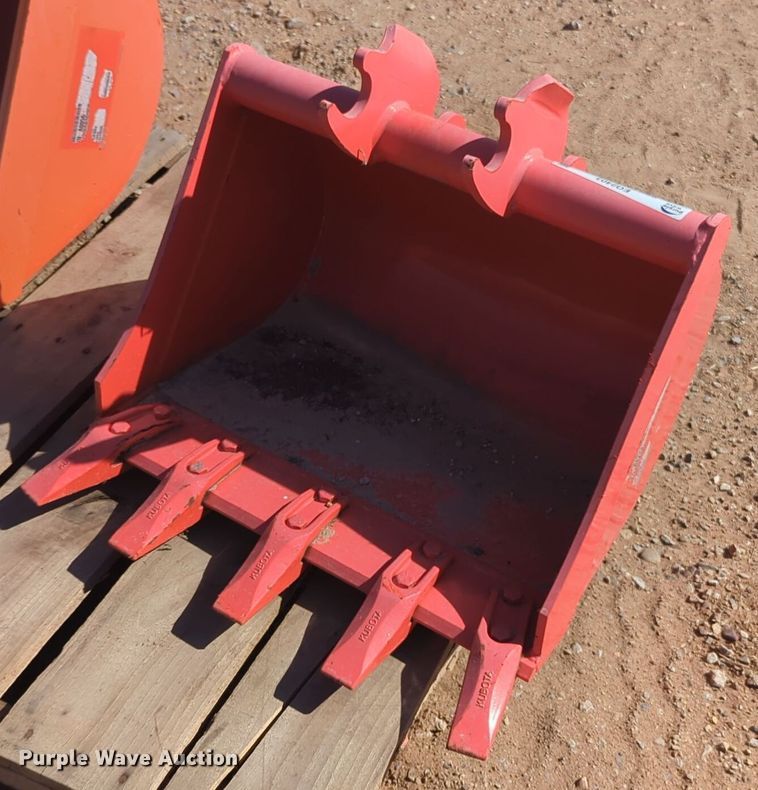 image for item EQ2403 Kubota BT1794 bucket