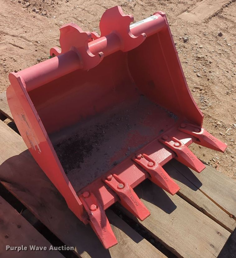 image for item EQ2403 Kubota BT1794 bucket