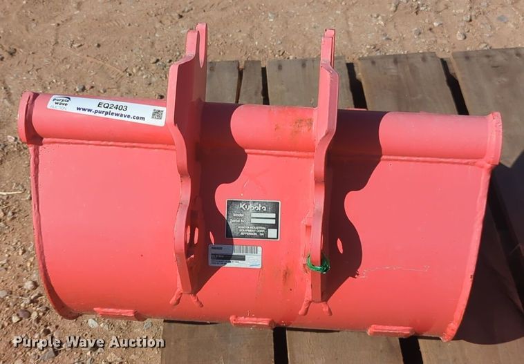 image for item EQ2403 Kubota BT1794 bucket