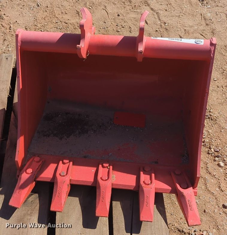 image for item EQ2403 Kubota BT1794 bucket