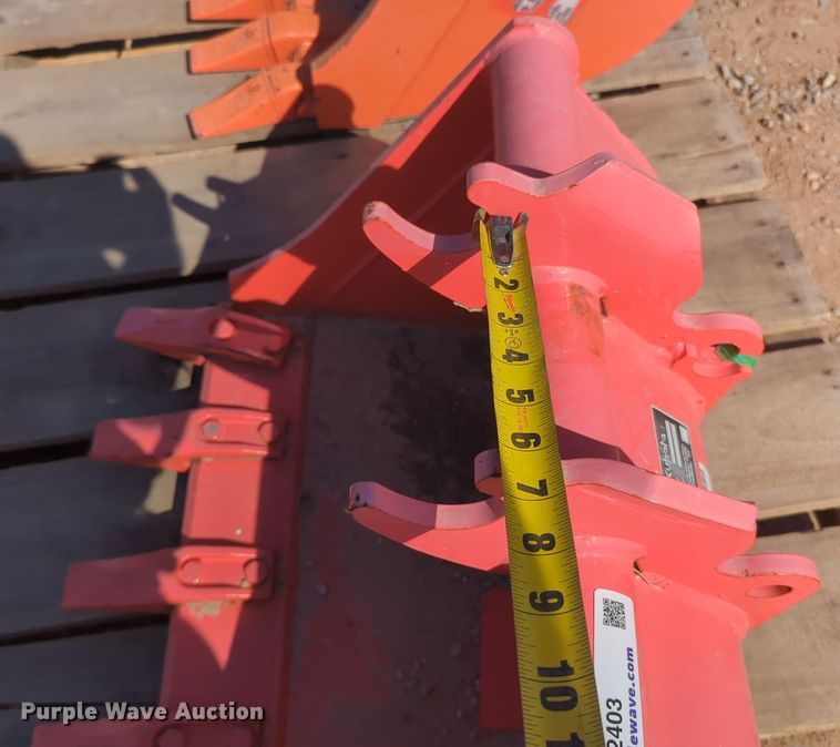 image for item EQ2403 Kubota BT1794 bucket