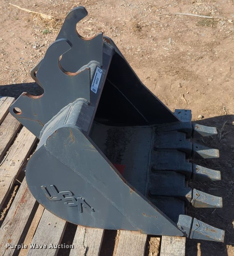 image for item EQ2404 USA Attachments bucket