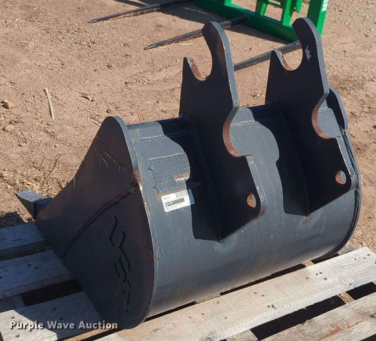 image for item EQ2404 USA Attachments bucket