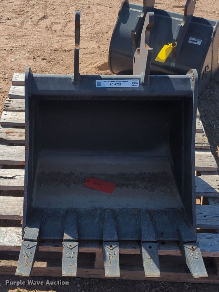 image for item EQ2404 USA Attachments bucket