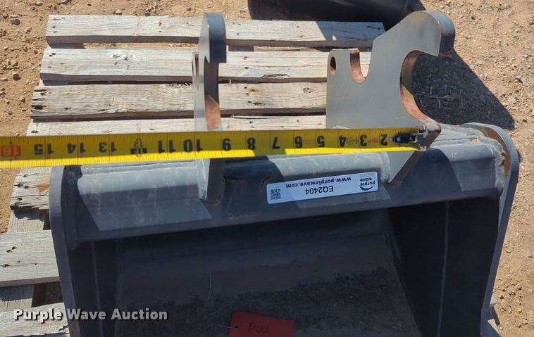 image for item EQ2404 USA Attachments bucket