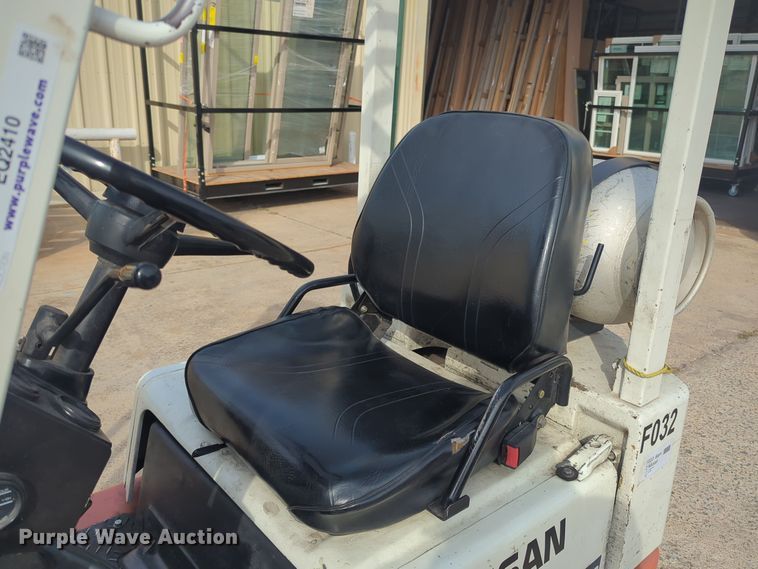 image for item EQ2410 Nissan 3000 forklift