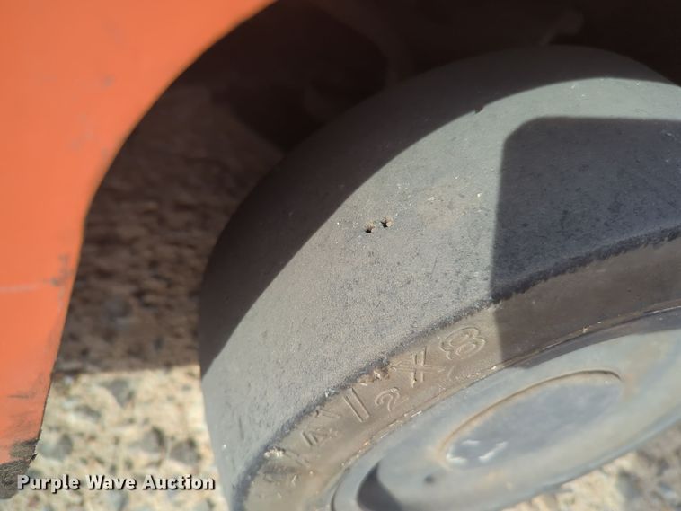 image for item EQ2410 Nissan 3000 forklift