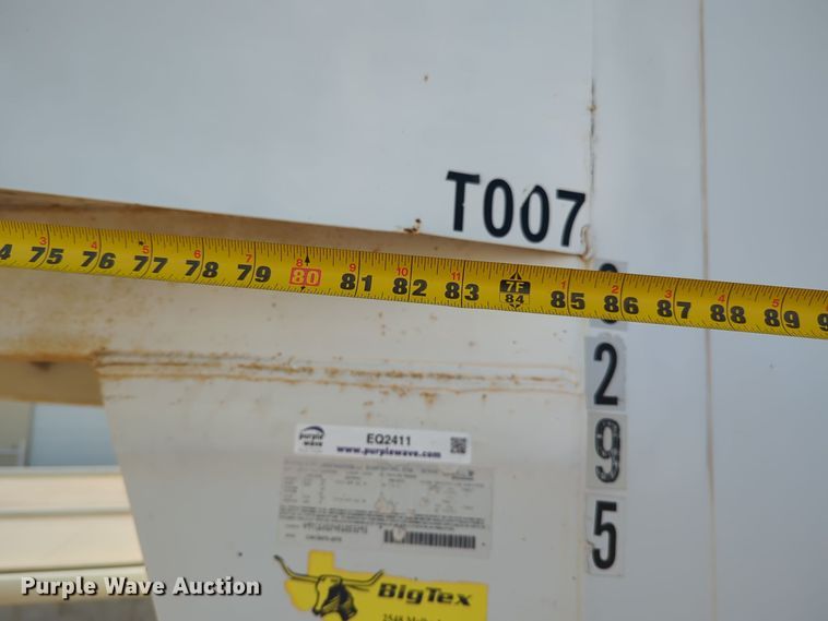 image for item EQ2411 2011 CM enclosed cargo trailer