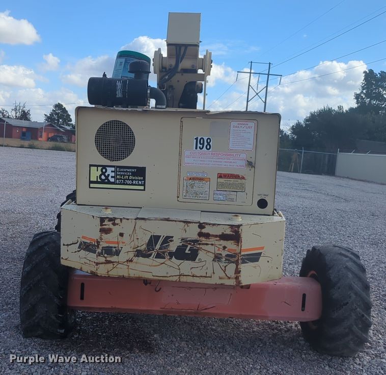 image for item EQ2421 2000 JLG 40H boom lift