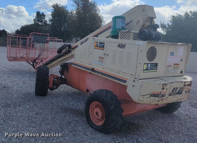 image for item EQ2421 2000 JLG 40H boom lift