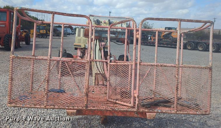 image for item EQ2421 2000 JLG 40H boom lift