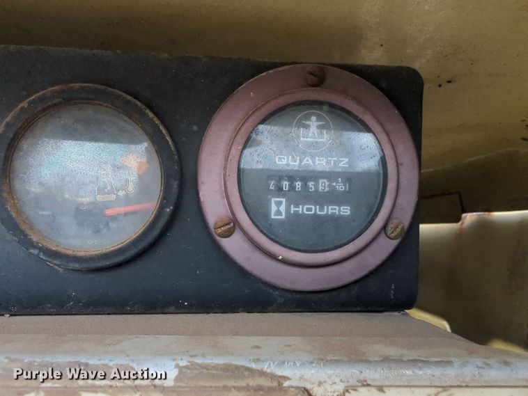 image for item EQ2421 2000 JLG 40H boom lift