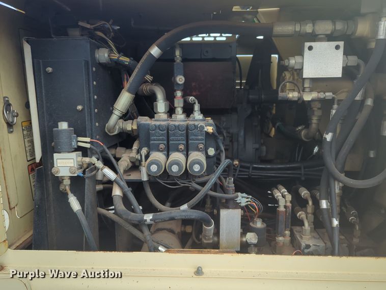 image for item EQ2421 2000 JLG 40H boom lift