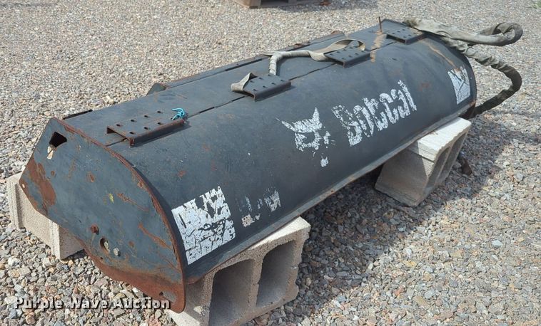 image for item EQ2426 2007 Bobcat 76 Tiller skid steer tiller