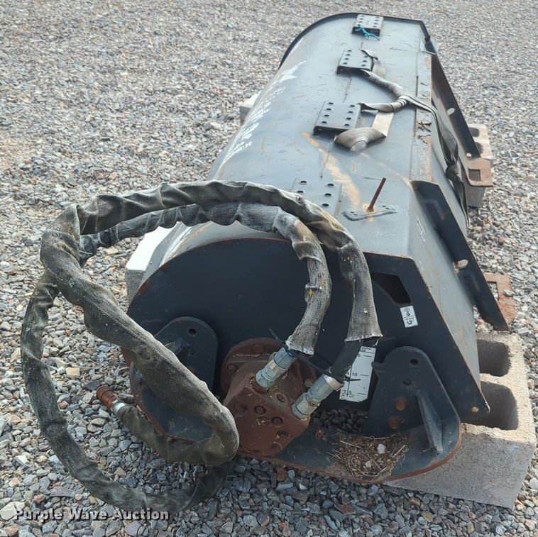 image for item EQ2426 2007 Bobcat 76 Tiller skid steer tiller