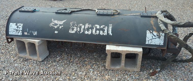 image for item EQ2426 2007 Bobcat 76 Tiller skid steer tiller