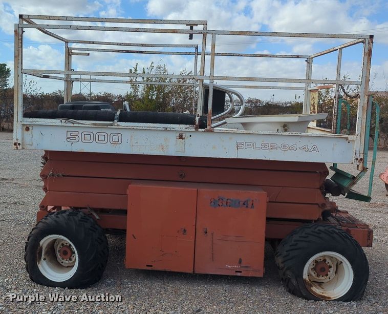 image for item EQ2428 1996 Snorkel SPL3284-4AG scissor lift