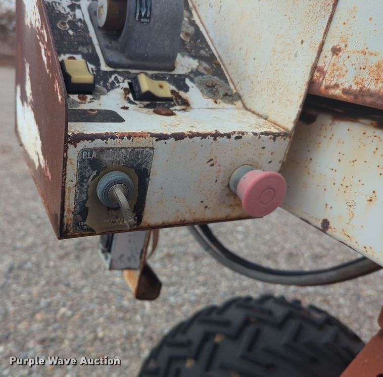 image for item EQ2428 1996 Snorkel SPL3284-4AG scissor lift