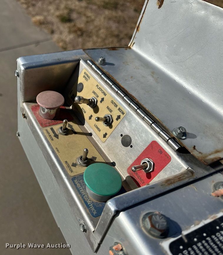 image for item ER8147 2008 Ford F450 Super Duty bucket truck