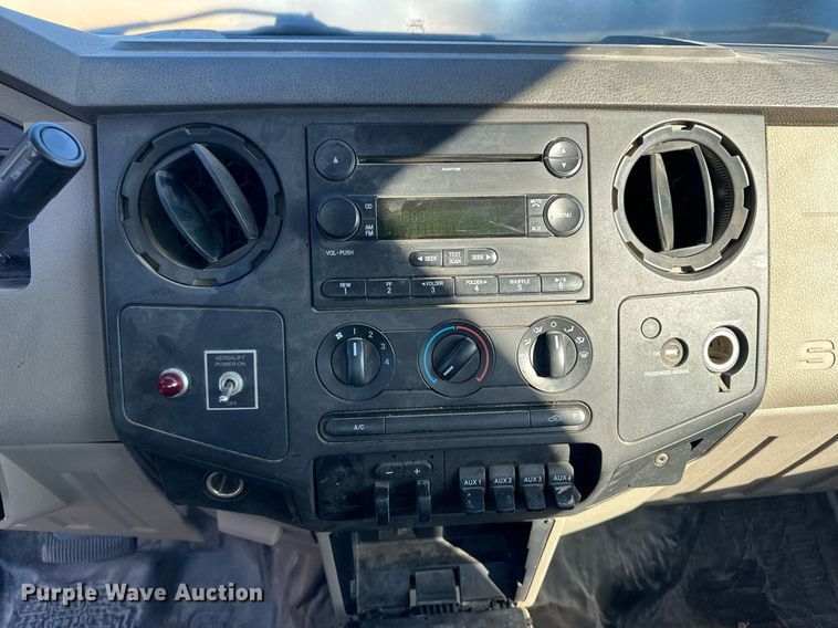 image for item ER8147 2008 Ford F450 Super Duty bucket truck