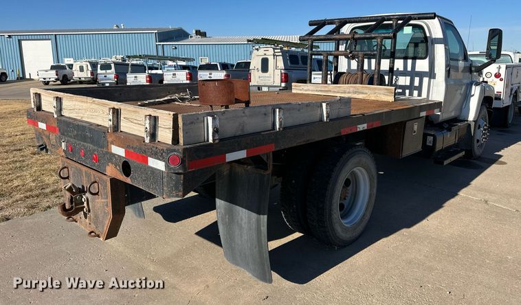 image for item ER8149 2003 Chevrolet W5500 flatbed truck