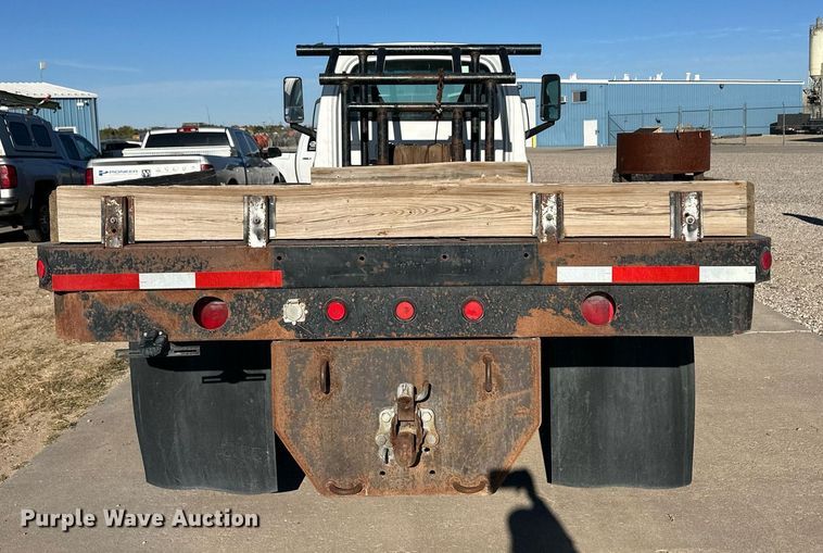 image for item ER8149 2003 Chevrolet W5500 flatbed truck