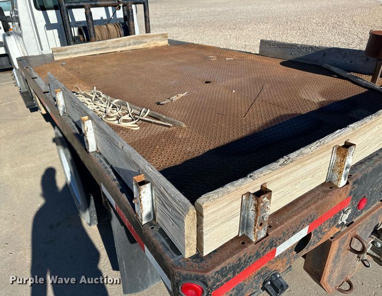 image for item ER8149 2003 Chevrolet W5500 flatbed truck