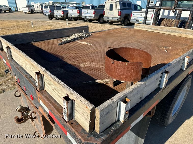 image for item ER8149 2003 Chevrolet W5500 flatbed truck