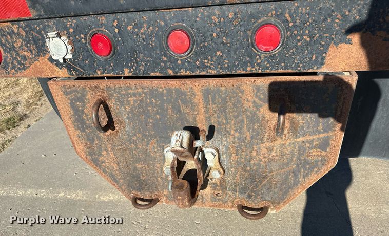 image for item ER8149 2003 Chevrolet W5500 flatbed truck