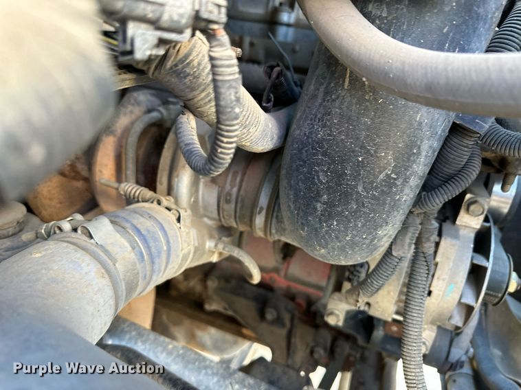 image for item ER8149 2003 Chevrolet W5500 flatbed truck