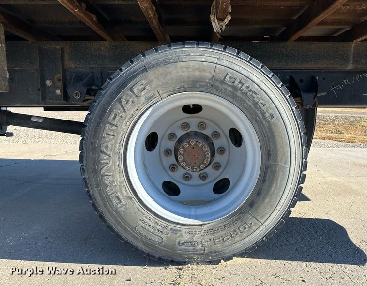 image for item ER8149 2003 Chevrolet W5500 flatbed truck