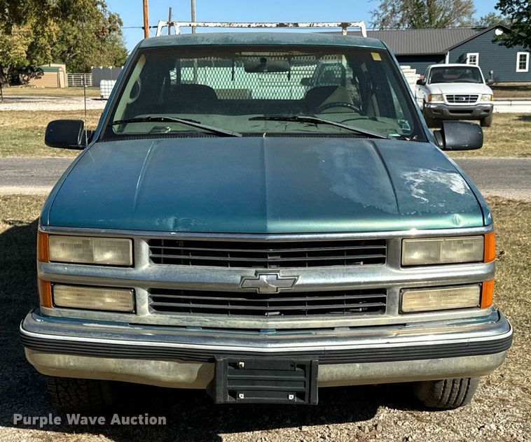 image for item JE9320 1998 Chevrolet Silverado C1500 Ext. Cab pickup truck
