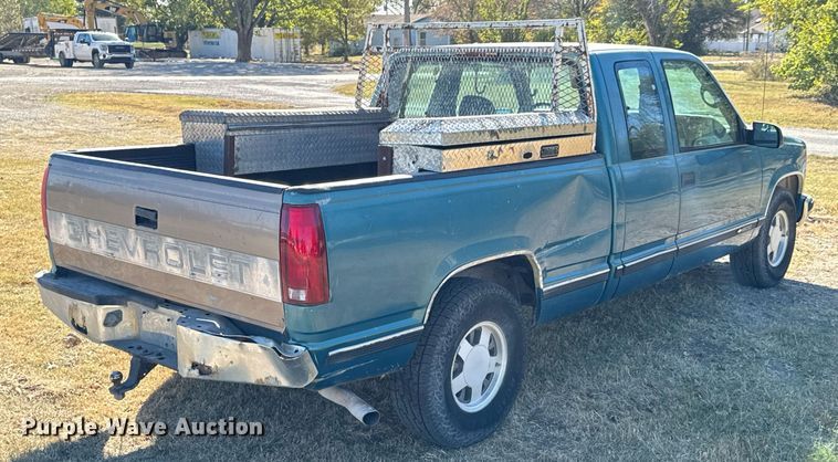 image for item JE9320 1998 Chevrolet Silverado C1500 Ext. Cab pickup truck