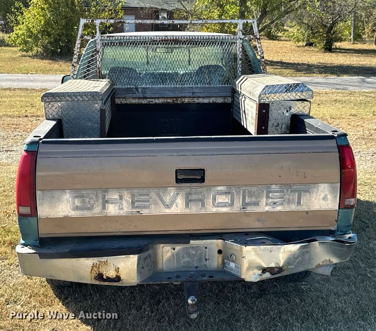 image for item JE9320 1998 Chevrolet Silverado C1500 Ext. Cab pickup truck