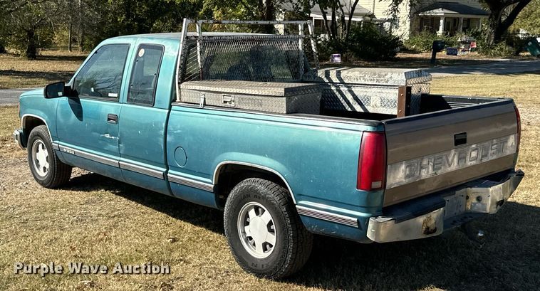 image for item JE9320 1998 Chevrolet Silverado C1500 Ext. Cab pickup truck
