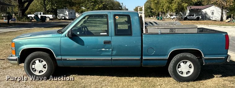 image for item JE9320 1998 Chevrolet Silverado C1500 Ext. Cab pickup truck