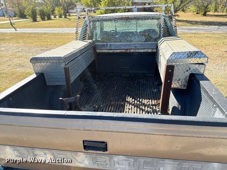 image for item JE9320 1998 Chevrolet Silverado C1500 Ext. Cab pickup truck