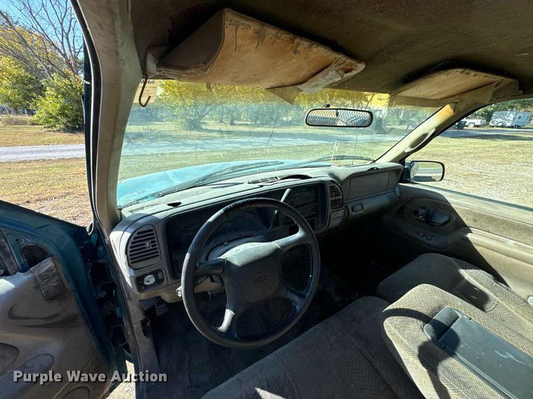 image for item JE9320 1998 Chevrolet Silverado C1500 Ext. Cab pickup truck