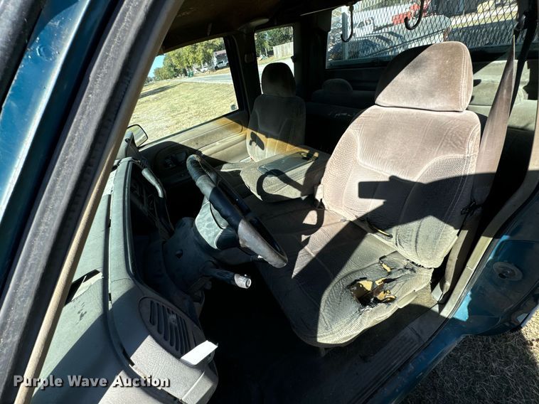 image for item JE9320 1998 Chevrolet Silverado C1500 Ext. Cab pickup truck