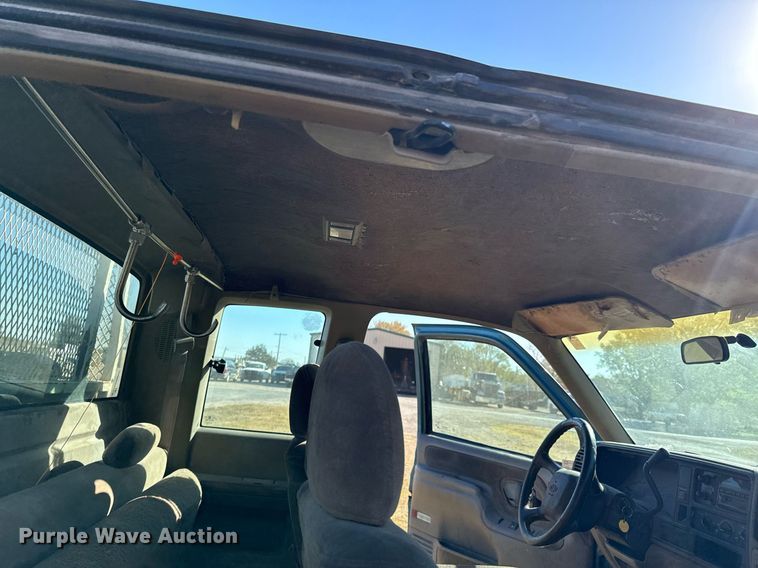 image for item JE9320 1998 Chevrolet Silverado C1500 Ext. Cab pickup truck