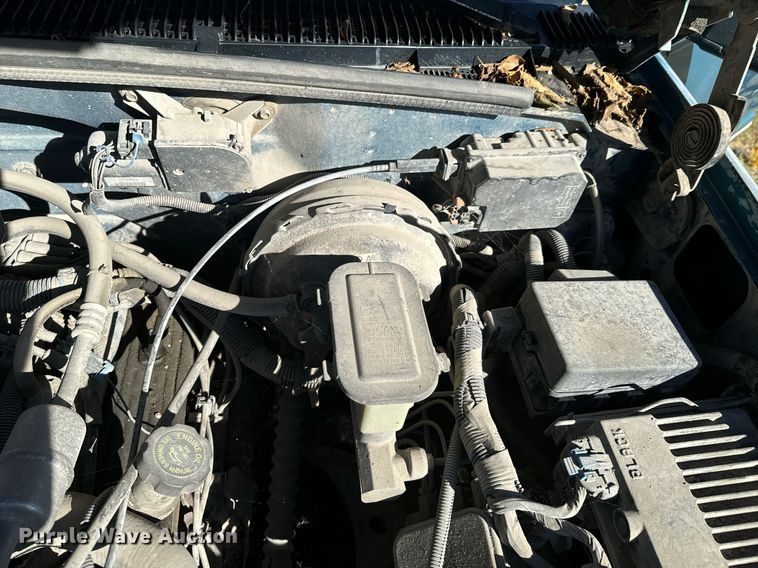 image for item JE9320 1998 Chevrolet Silverado C1500 Ext. Cab pickup truck