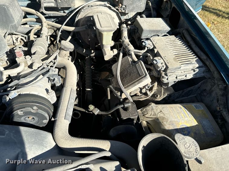 image for item JE9320 1998 Chevrolet Silverado C1500 Ext. Cab pickup truck