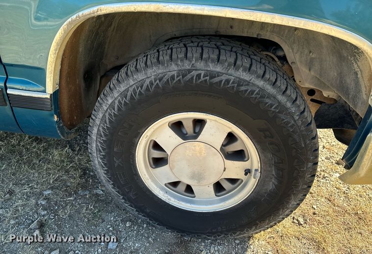 image for item JE9320 1998 Chevrolet Silverado C1500 Ext. Cab pickup truck