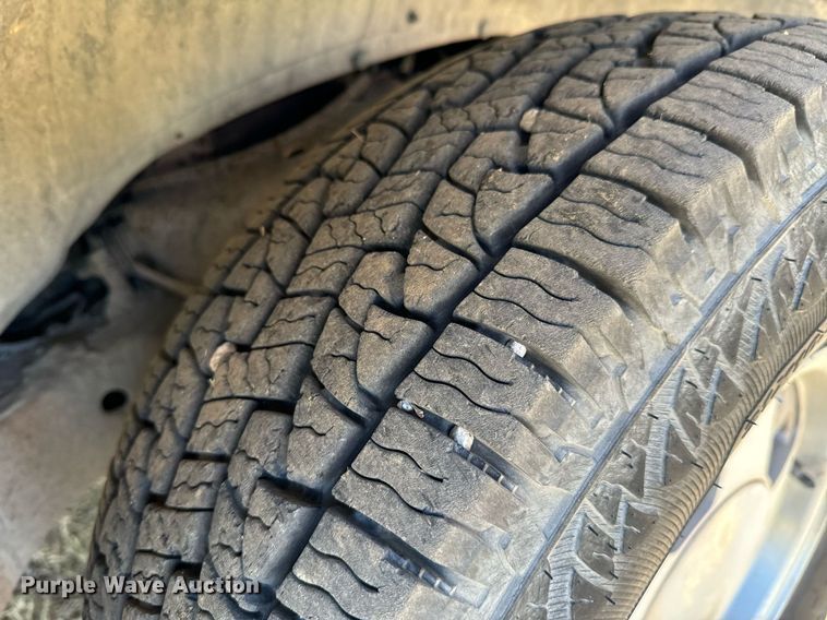 image for item JE9320 1998 Chevrolet Silverado C1500 Ext. Cab pickup truck